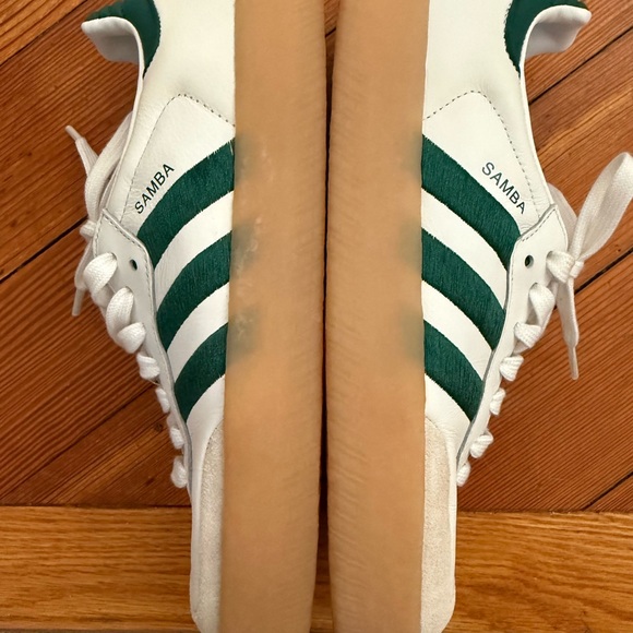 Adidas Sambae Women’s Shoes in White and Green with Gum Sole - Picture 4 of 5